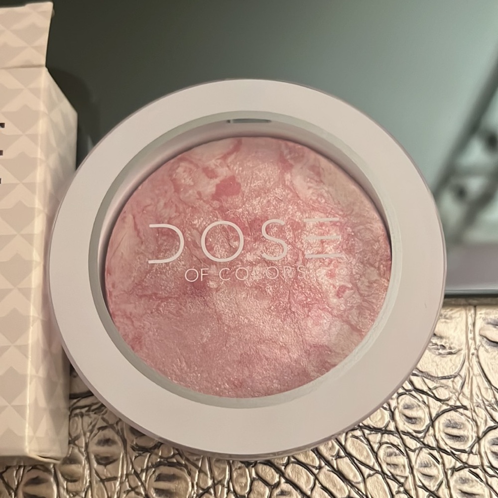NIB! Dose Of Colors Baked Highlighter In Color Pearl Dust.